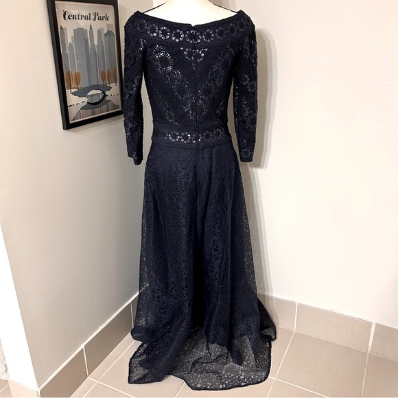 Tadashi Shoji Blue Sequin Embellished Gown with Bateau Neckline SZ 8 - Picture 2 of 7
